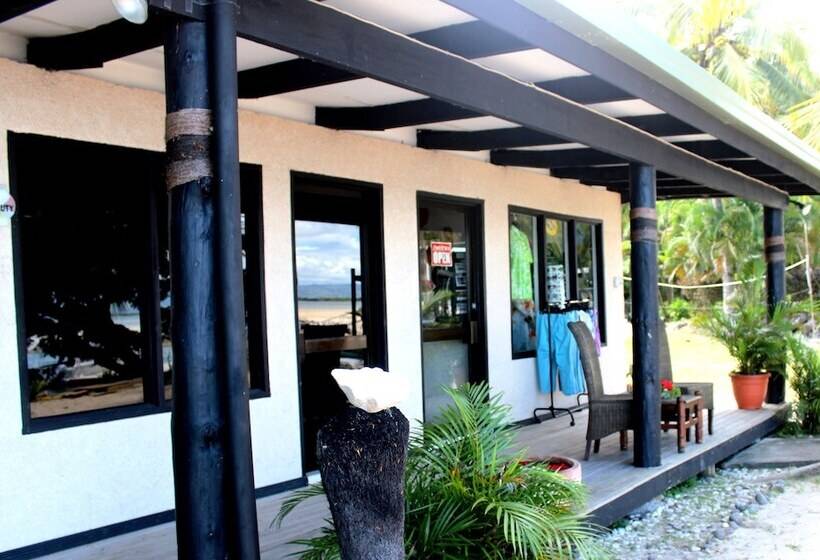 هتل Anchorage Beach Resort