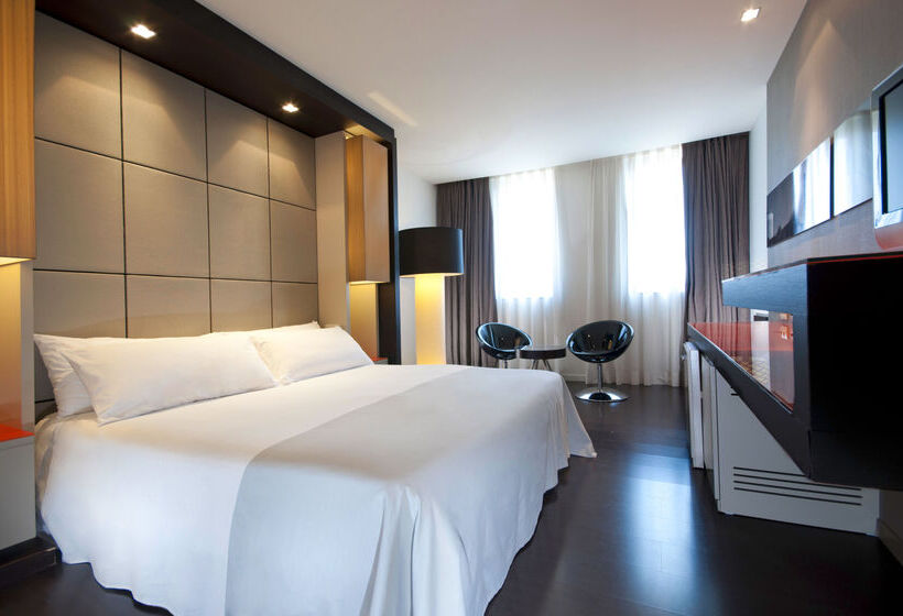 Отель Barcelona Condal Mar Affiliated By Meliá