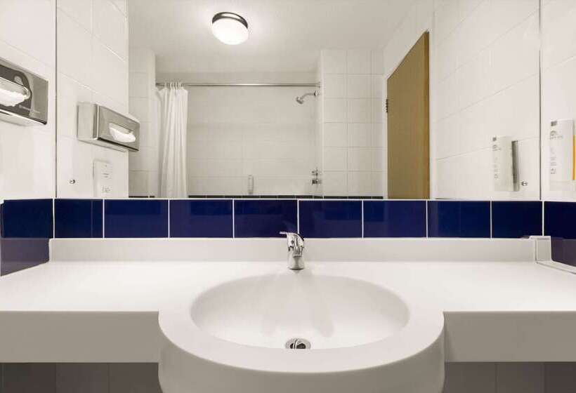 هتل Days Inn Leicester Forest East M1