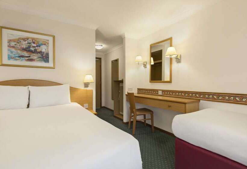 هتل Days Inn Leicester Forest East M1