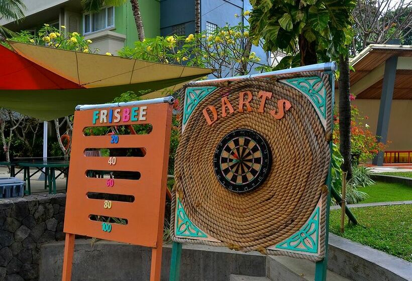 ホテル Aloft Bali Kuta Beachwalk