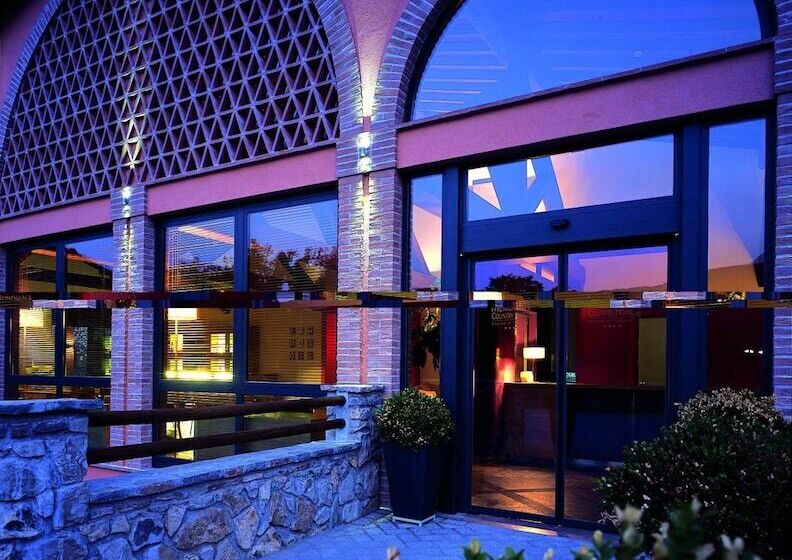 فندق Meridiana Country