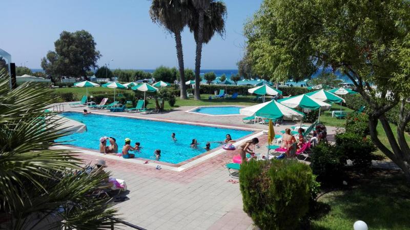 هتل Pylea Beach