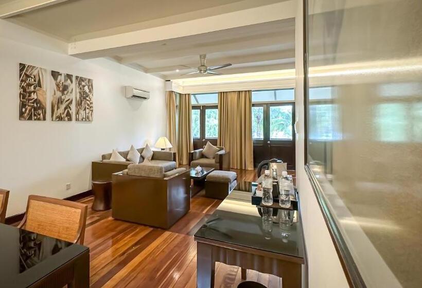 酒店 Rebak Island Resort & Marina