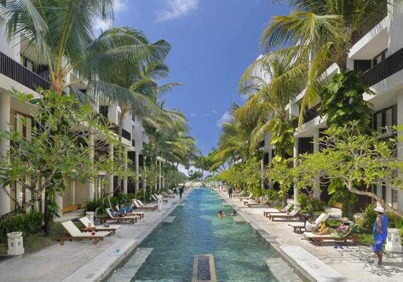 호텔 The Oasis Beach Benoa
