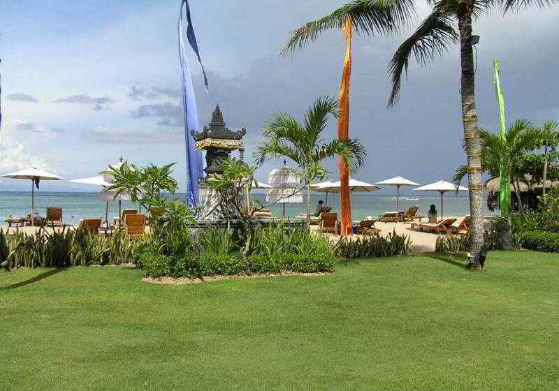 호텔 The Oasis Beach Benoa