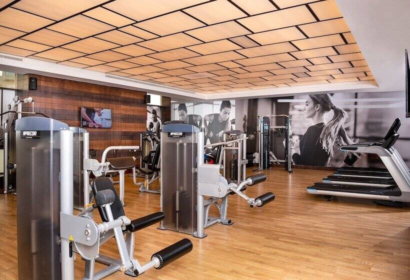 فندق Al Jaddaf Rotana Suite