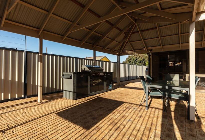 فندق Sails Geraldton Accommodation