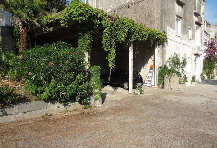 تختخواب و صبحانه Casa Niná