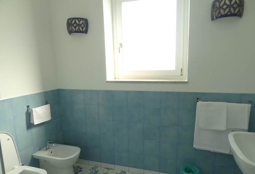 تختخواب و صبحانه Casa Niná