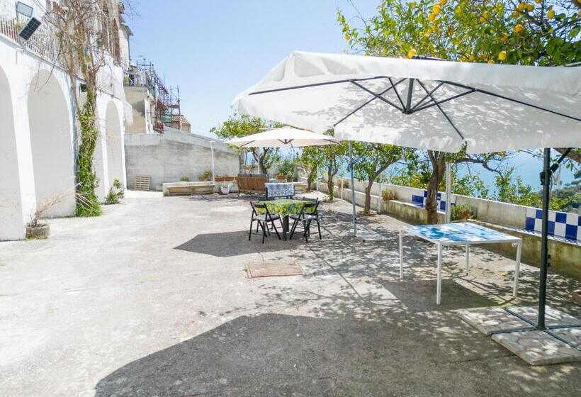 تختخواب و صبحانه Casa Niná