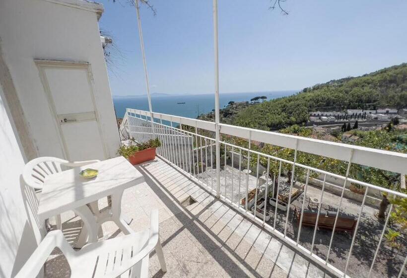 تختخواب و صبحانه Casa Niná