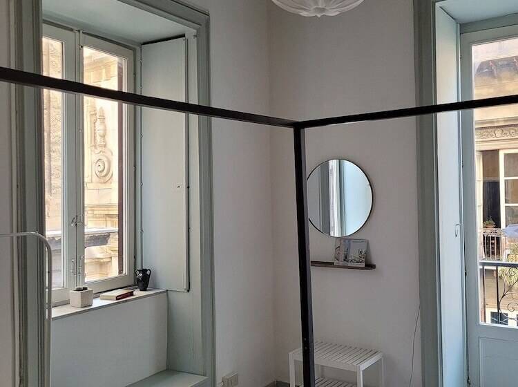 تختخواب و صبحانه Mojocohouse