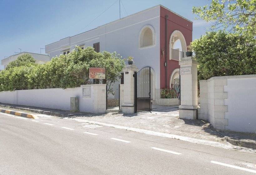 مسافرخانه Residence Borgo Latino