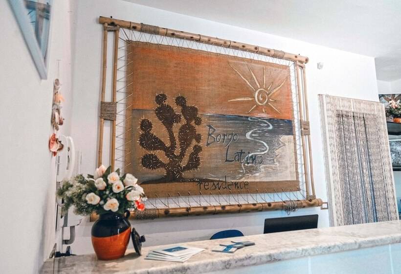 مسافرخانه Residence Borgo Latino