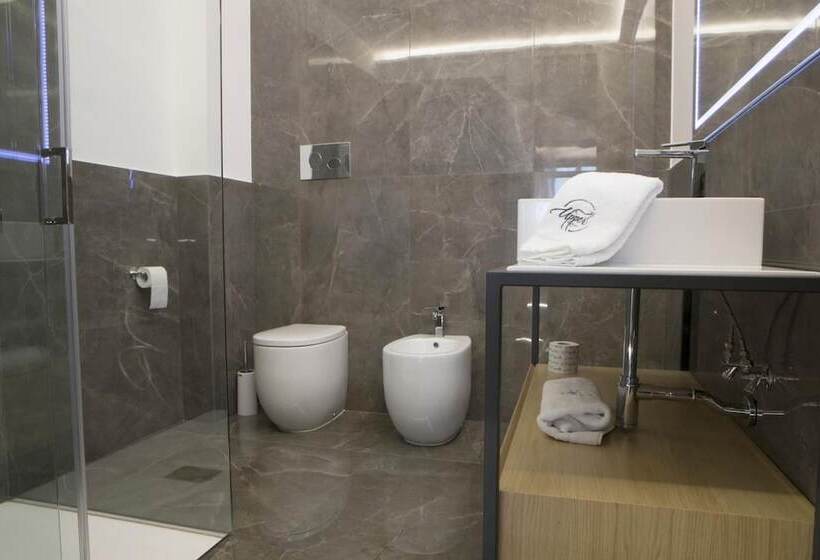 تختخواب و صبحانه Upper Rooms