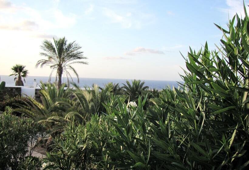 پانسیون I Dammusini Di Pantelleria