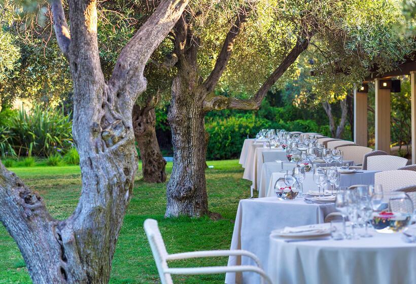 Отель Baia Di Chia Resort Sardinia, Curio Collection By Hilton