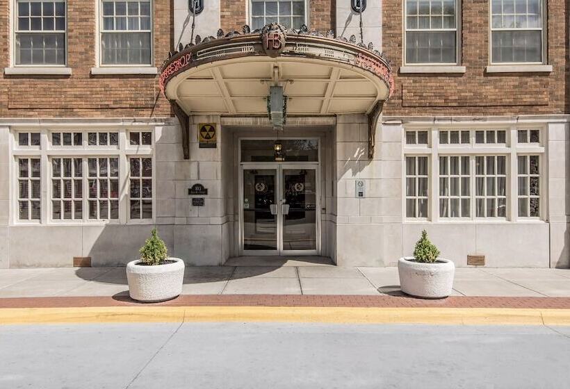 Bothwell Sedalia Central District, Ascend Hotel Collection