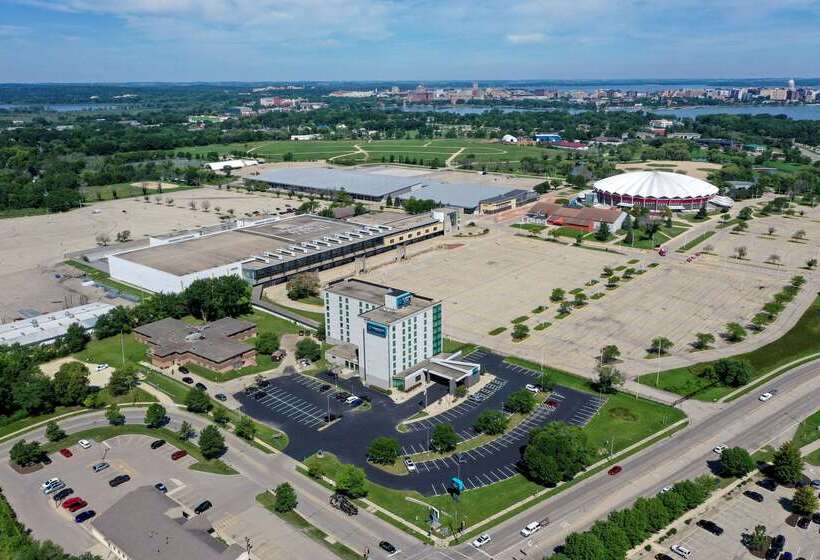 هتل Clarion Suites At The Alliant Energy Center