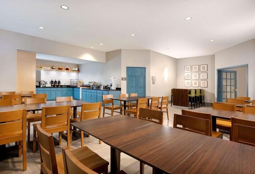 בית מלון כפרי Country Inn & Suites By Radisson, Albertville, Mn