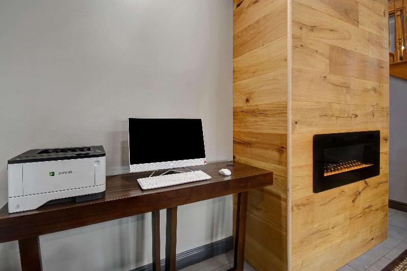 هتل Country Inn & Suites By Radisson, Cincinnati Airport, Ky