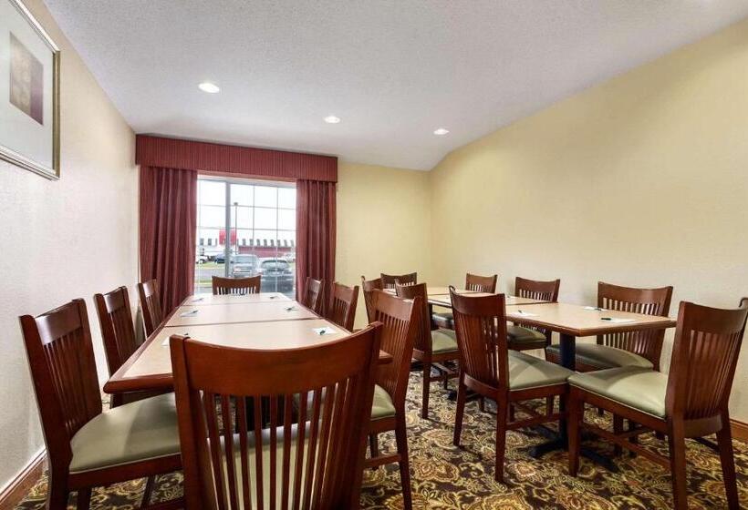 فندق Country Inn & Suites By Radisson, Marion, Oh