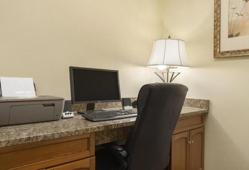 هتل Country Inn & Suites By Radisson, Moline Airport, Il