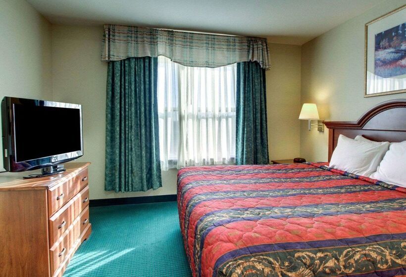 בית מלון כפרי Econo Lodge Inn & Suites