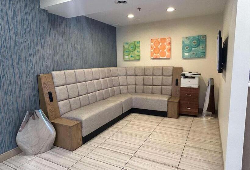 בית מלון כפרי Best Western Erie Inn & Suites