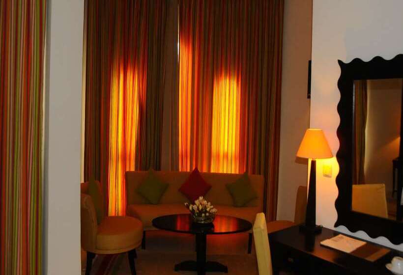 בית מלון כפרי Royal Tulip Taj Sultan