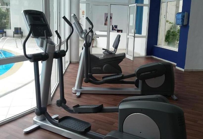 בית מלון כפרי Royal Tulip Taj Sultan