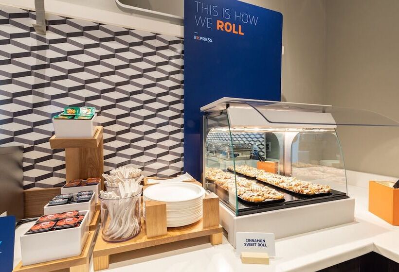 هتل Holiday Inn Express & Suites Raleigh Durham Airport At Rtp, An Ihg