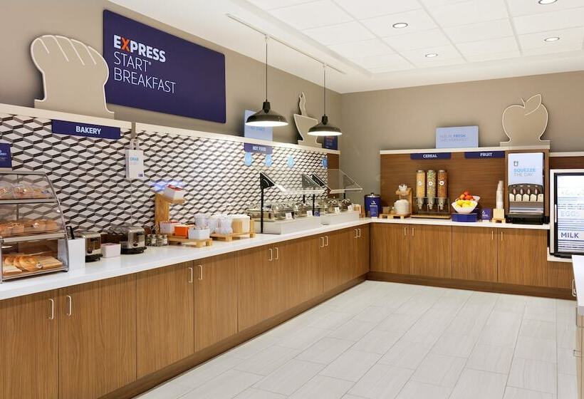 فندق Holiday Inn Express & Suites Port Washington, An Ihg