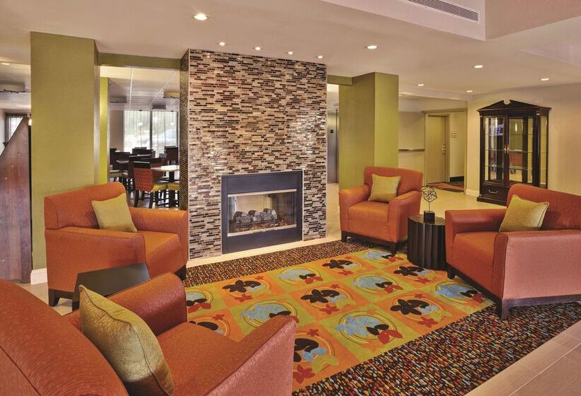בית מלון כפרי La Quinta Inn & Suites By Wyndham Elkview  Charleston Ne