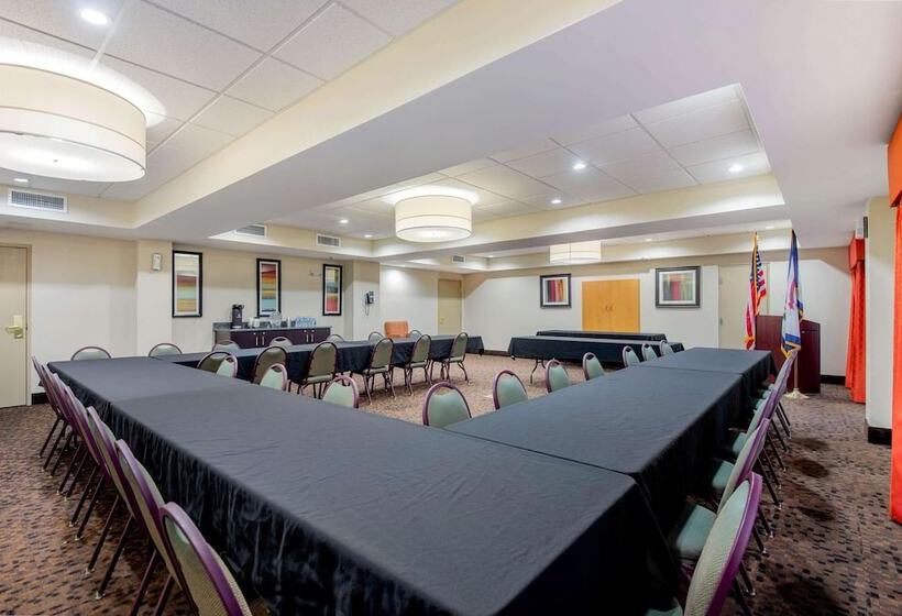 בית מלון כפרי La Quinta Inn & Suites By Wyndham Elkview Charleston Ne