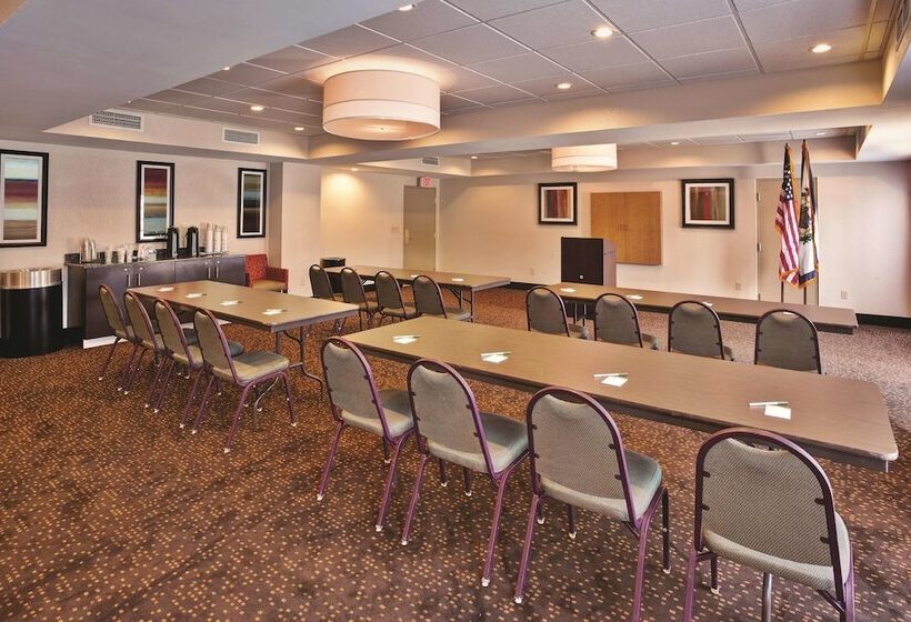 בית מלון כפרי La Quinta Inn & Suites By Wyndham Elkview  Charleston Ne