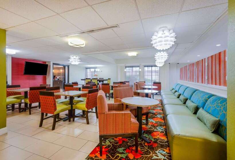 ホテル La Quinta Inn & Suites   New River Gorge National Park