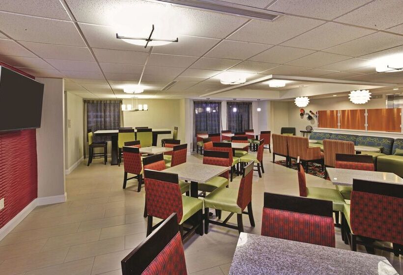 ホテル La Quinta Inn & Suites   New River Gorge National Park