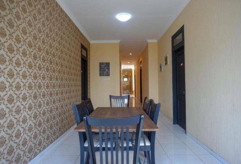 هتل Reddoorz Syariah Near Pltu Cilacap