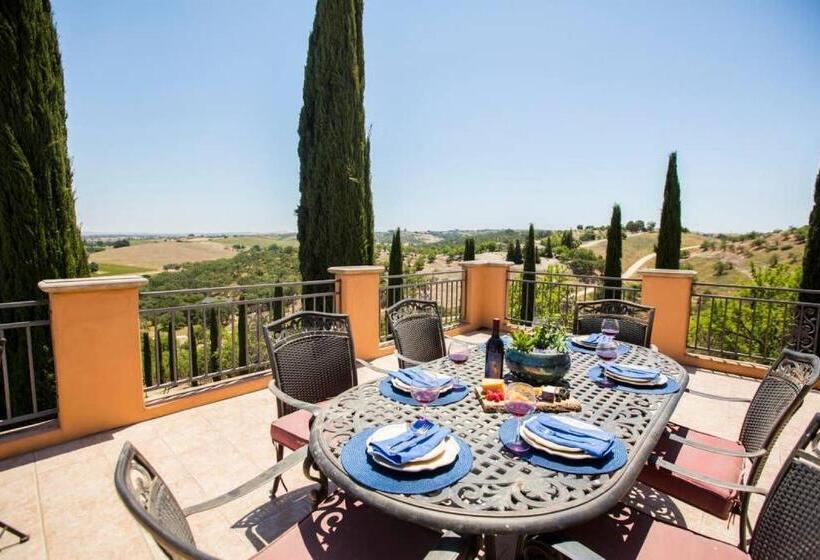 פנסיון Aterno Vineyard, Guest House