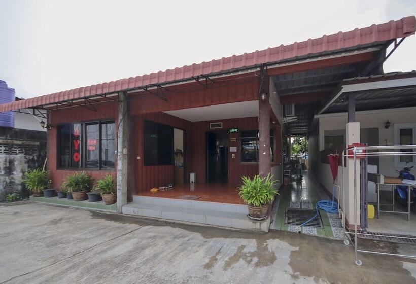 هتل Oyo 75331 Hareeya