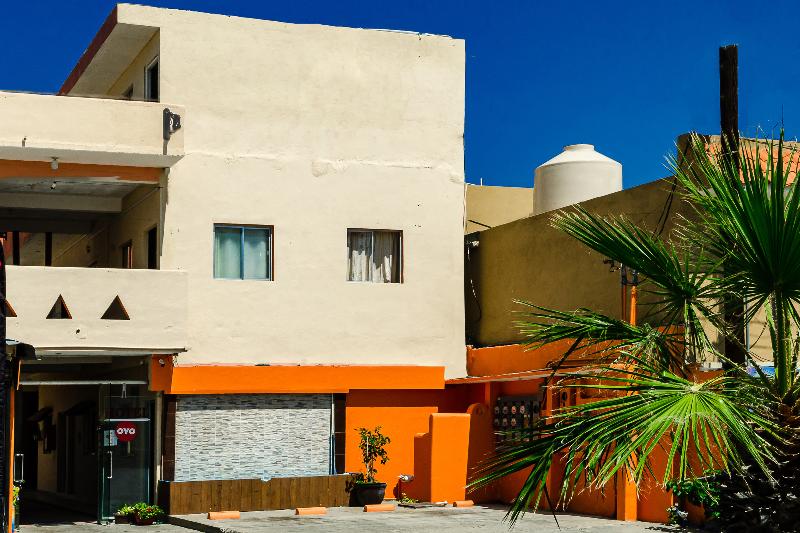 فندق Oyo  Cabo Del Sur