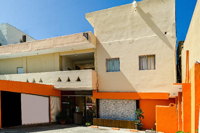 فندق Oyo  Cabo Del Sur
