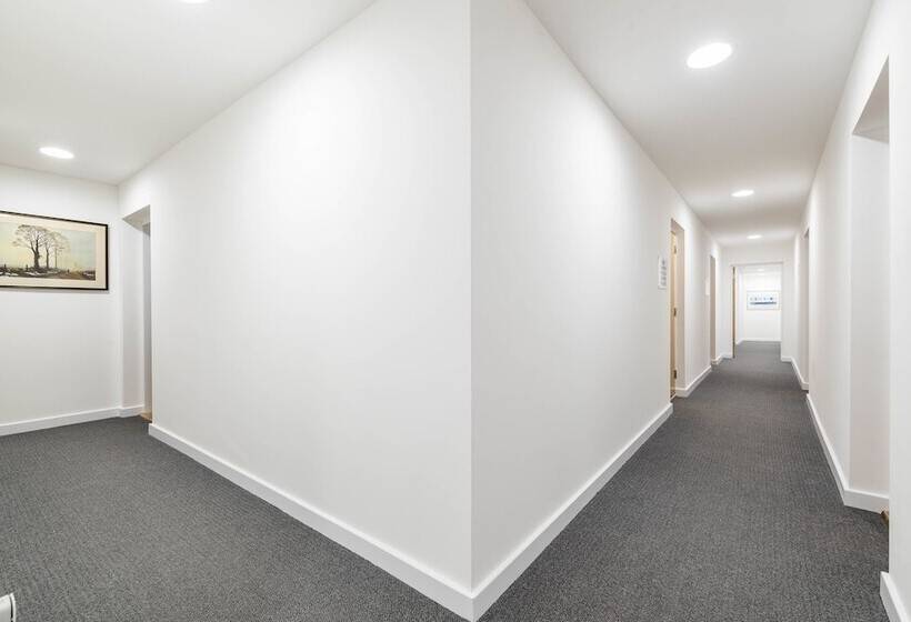 پانسیون Greens End House