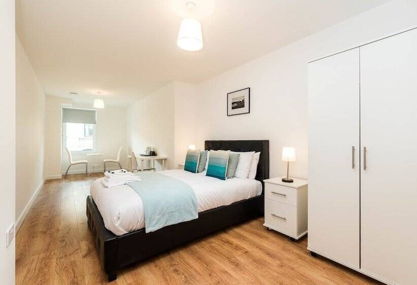 پانسیون Greens End House