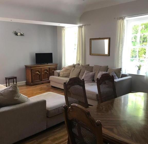 فندق Oyo Ellison Hall