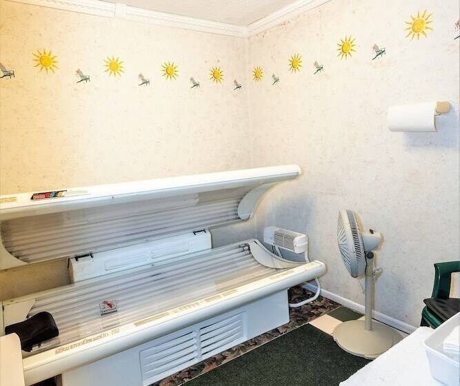 فندق على الطريق Mountain Host Motor Inn