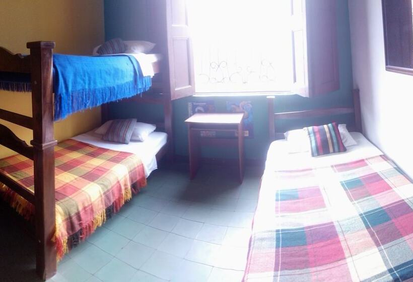 هاستل Urban Hostal San Gil  Piscina Restaurante Bar