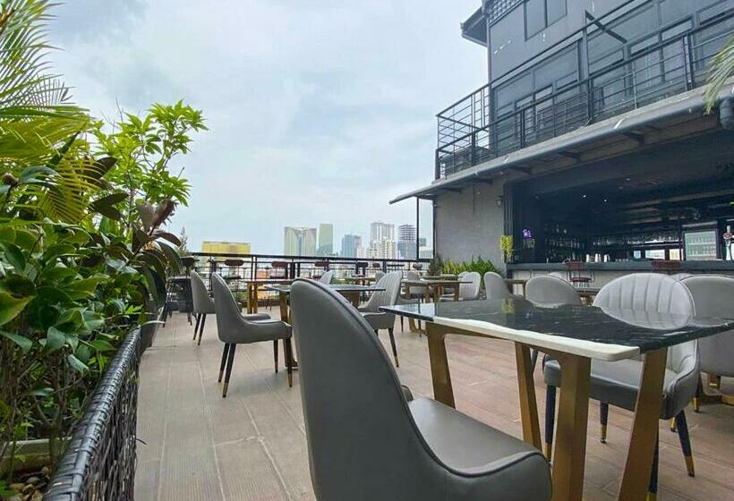 בית מלון כפרי Check Inn Phnom Penh Bkk1